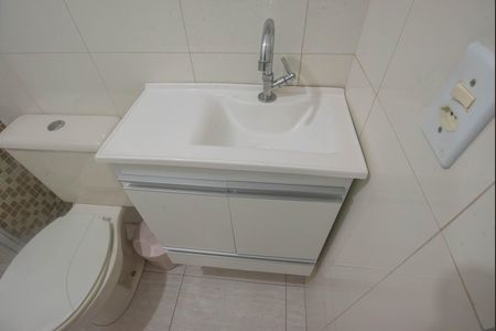 Banheiro de apartamento para alugar com 2 quartos, 50m² em Parque Residencial Vila União, Campinas