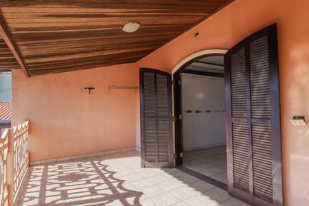 Sacada de casa à venda com 2 quartos, 250m² em Parque Bandeirantes, Mauá