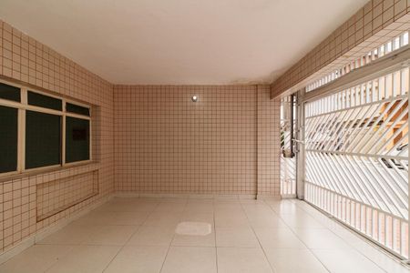 Garagem de casa à venda com 2 quartos, 145m² em Vila Medeiros, São Paulo