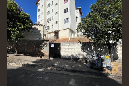 Placa Instalada com o codigo JWUT-8 de apartamento à venda com 2 quartos, 60m² em Diamante, Belo Horizonte