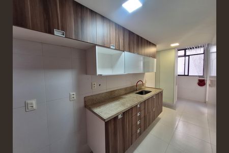 Apartamento para alugar com 120m², 3 quartos e 2 vagas Apartamento para alugar com 120m², 3 quartos e 2 vagasCozinha e Área de Serviço