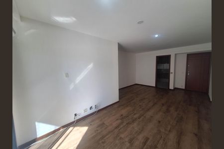 Apartamento para alugar com 120m², 3 quartos e 2 vagas Apartamento para alugar com 120m², 3 quartos e 2 vagasSala