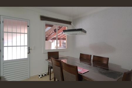 Casa de condomínio para alugar com 140m², 3 quartos e 2 vagas