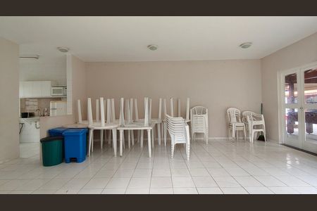 Casa de condomínio para alugar com 140m², 3 quartos e 2 vagas