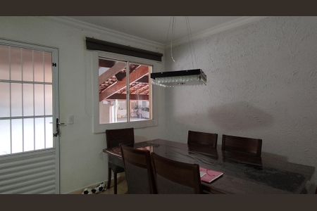 Casa de condomínio para alugar com 140m², 3 quartos e 2 vagas