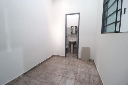 Dispensa de casa para alugar com 2 quartos, 50m² em Tibery, Uberlândia