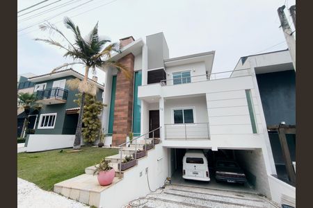 Casa de condomínio para alugar com 470m², 5 quartos e 10 vagas Casa de condomínio para alugar com 470m², 5 quartos e 10 vagasFachada
