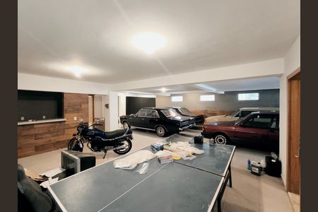 Garagem de casa de condomínio para alugar com 5 quartos, 470m² em Jardim Samambaia, Jundiaí
