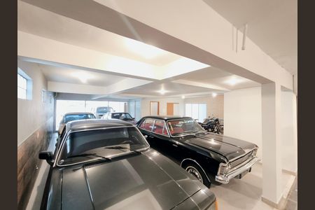 Casa de condomínio para alugar com 470m², 5 quartos e 10 vagas Casa de condomínio para alugar com 470m², 5 quartos e 10 vagasGaragem