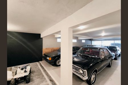 Garagem de casa de condomínio para alugar com 5 quartos, 470m² em Jardim Samambaia, Jundiaí