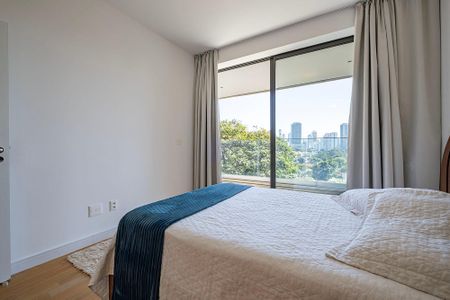 Suíte 1 de apartamento para alugar com 2 quartos, 126m² em Pinheiros, São Paulo