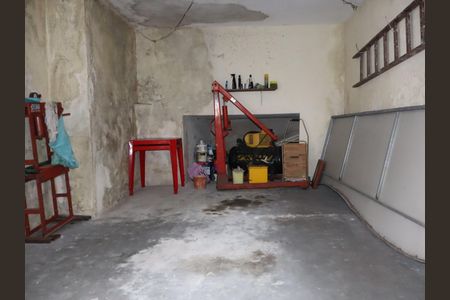 Garagem de casa à venda com 2 quartos, 95m² em Vila Industrial, São Paulo