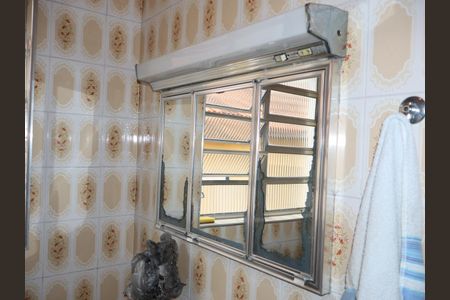 Banheiro de casa à venda com 2 quartos, 95m² em Vila Industrial, São Paulo