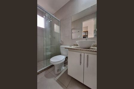 Banheiro de kitnet/studio para alugar com 1 quarto, 25m² em Icaraí, Niterói