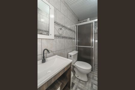 Banheiro de apartamento à venda com 1 quarto, 45m² em Passo D’areia, Porto Alegre