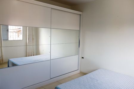 Casa para alugar com 50m², 1 quarto e 1 vaga Casa para alugar com 50m², 1 quarto e 1 vagaQuarto 1