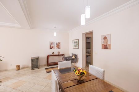 Apartamento para alugar com 168m², 4 quartos e 2 vagas Apartamento para alugar com 168m², 4 quartos e 2 vagasSala de Jantar
