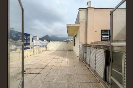 Apartamento à venda com 239m², 3 quartos e 1 vaga Apartamento à venda com 239m², 3 quartos e 1 vagaÁrea externa