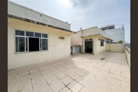 Apartamento à venda com 239m², 3 quartos e 1 vaga Apartamento à venda com 239m², 3 quartos e 1 vagaÁrea externa