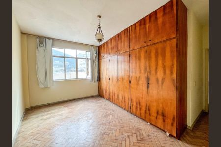 Apartamento à venda com 239m², 3 quartos e 1 vaga Apartamento à venda com 239m², 3 quartos e 1 vagaQuarto