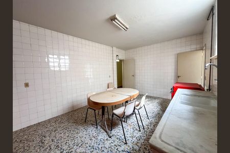 Apartamento à venda com 239m², 3 quartos e 1 vaga Apartamento à venda com 239m², 3 quartos e 1 vagaCozinha