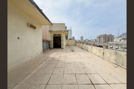 Apartamento à venda com 239m², 3 quartos e 1 vaga Apartamento à venda com 239m², 3 quartos e 1 vagaÁrea externa