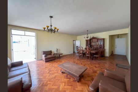 Apartamento à venda com 239m², 3 quartos e 1 vaga Apartamento à venda com 239m², 3 quartos e 1 vagaSala