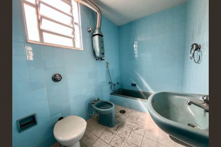 Apartamento à venda com 239m², 3 quartos e 1 vaga Apartamento à venda com 239m², 3 quartos e 1 vagaBanheiro