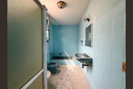Apartamento à venda com 239m², 3 quartos e 1 vaga Apartamento à venda com 239m², 3 quartos e 1 vagaBanheiro