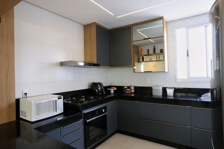 Cozinha de apartamento à venda com 3 quartos, 133m² em Cidade Nova, Belo Horizonte