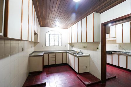 Casa para alugar com 10m², 7 quartos e 6 vagas Casa para alugar com 10m², 7 quartos e 6 vagasCozinha