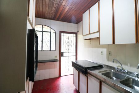 Casa para alugar com 10m², 7 quartos e 6 vagas Casa para alugar com 10m², 7 quartos e 6 vagasCozinha