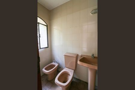 Banheiro dos hóspedes de casa para alugar com 7 quartos, 10m² em Praia da Lagoa, São Paulo
