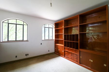 Casa para alugar com 10m², 7 quartos e 6 vagas Casa para alugar com 10m², 7 quartos e 6 vagasEscritório