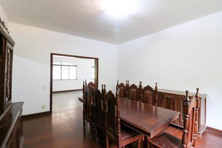 Casa para alugar com 10m², 7 quartos e 6 vagas Casa para alugar com 10m², 7 quartos e 6 vagasSala