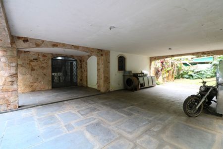 Casa para alugar com 10m², 7 quartos e 6 vagas Casa para alugar com 10m², 7 quartos e 6 vagasGaragem