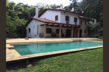 Casa para alugar com 10m², 7 quartos e 6 vagas Casa para alugar com 10m², 7 quartos e 6 vagasPiscina