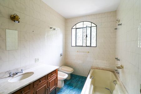 Casa para alugar com 10m², 7 quartos e 6 vagas Casa para alugar com 10m², 7 quartos e 6 vagasBanheiro da suíte 2