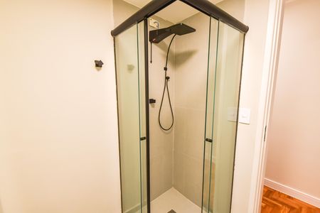 Banheiro de apartamento à venda com 1 quarto, 46m² em Vila Mariana, São Paulo