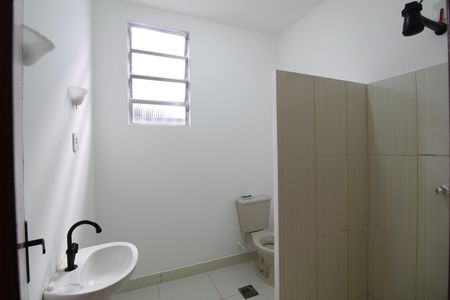Banheiro de casa para alugar com 1 quarto, 70m² em Taquara, Rio de Janeiro