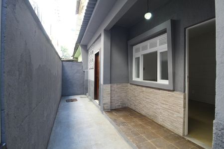 Fachada de casa para alugar com 1 quarto, 70m² em Taquara, Rio de Janeiro