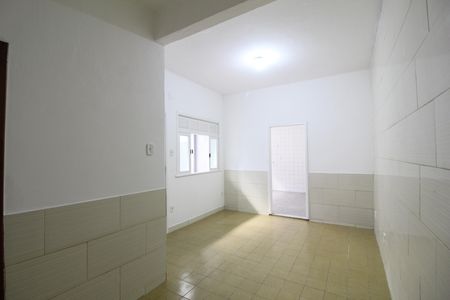 Sala de casa para alugar com 1 quarto, 70m² em Taquara, Rio de Janeiro