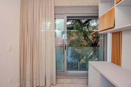 Quarto de apartamento à venda com 3 quartos, 202m² em Três Figueiras, Porto Alegre