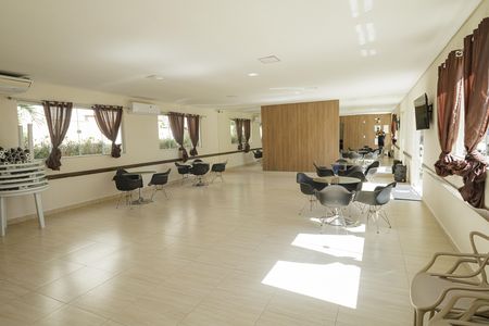 Apartamento para alugar com 41m², 2 quartos e 1 vaga Apartamento para alugar com 41m², 2 quartos e 1 vagaÁrea comum - Salão de festas