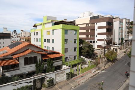 Vista de apartamento à venda com 3 quartos, 100m² em Barreiro, Belo Horizonte