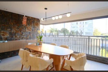 Apartamento à venda com 140m², 3 quartos e 2 vagas Apartamento à venda com 140m², 3 quartos e 2 vagasVaranda