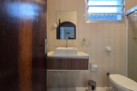 Casa para alugar com 250m², 3 quartos e 4 vagas Casa para alugar com 250m², 3 quartos e 4 vagasBanheiro da Suíte 1