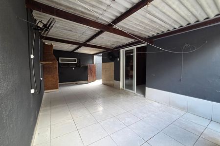 Casa para alugar com 250m², 3 quartos e 4 vagas Casa para alugar com 250m², 3 quartos e 4 vagasQuintal