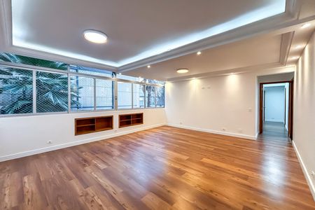 Apartamento à venda com 132m², 3 quartos e 1 vaga