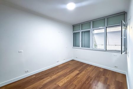 Apartamento à venda com 132m², 3 quartos e 1 vaga